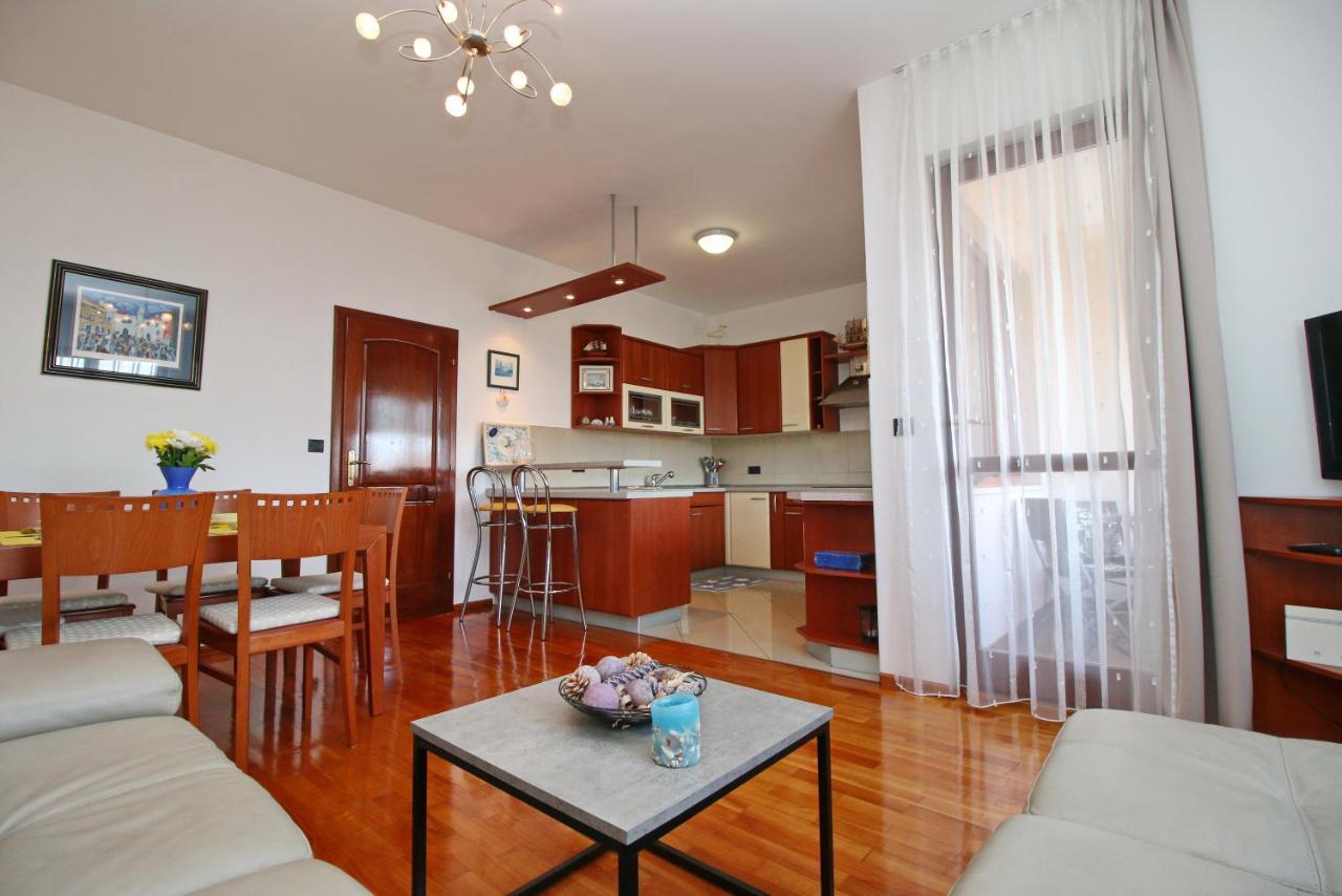 רוביני Polo Apartments מראה חיצוני תמונה